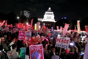 Trotz Massenbewegung gegen Kriegspolitik - der Kurs der japanischen Regierung wird fortgesetzt. Der Widerstand auch - inklusive politische Streiks