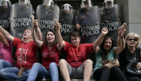 Demo gegen Armut in Athen