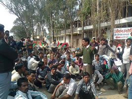 Protest der Gewerkschaft Pragatisheel Cement Shramik Samgh bei ACC-Holcim New Expansion Plant at Jamul in Indien