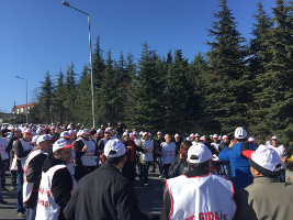 Protest bei Haribo: vorm Werktor in Istanbul (Februar 2016)