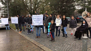 Hungerstreik in NUK Flüchtlingsunterkunft am Hüttenweg in Berlin-Dahlem (Dezember 2016, oplatz.net)