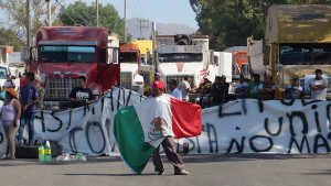 Strassenblockade Mexiko Stadt gegen Benzinpreiserhöhung am 2.1.2017