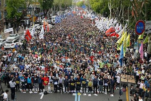Maidemonstration des KCTU in Seoul am 1.5.2017 für Frieden und Demokratie mit rund 70.000 TeilnehmerInnen