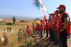 Streikposten bei AKG Thermotechnik in Izmir gegen Gewerkschafter-Entlassungen am 12.6.2017