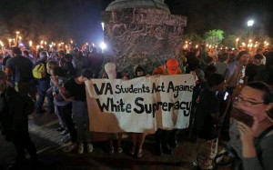 11.8.17 - Virginia Studierende gegen Faschistendemo in Charlottesville