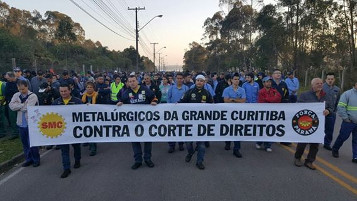 In Curitiba beteiligten sich am 14.9.2017 die Metaller des FS Verbandes - im Gegensatz zu ihrer Verbandsleitung - an den Protesten gegen das neue Arbeitsgesetz