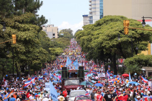 Historische Demonstration gegen Steuererhöhungen in der Hauptstadt Costa Ricas am 12.9.2018