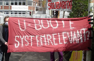 Protest in Kiel gegen "Kranke Arbeit!" am 9.4.20 vor der Werft Thyssen Krupp Marine Systems (TKMS) (Ex HDW) in Kiel