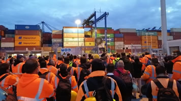 PAME: Tod eines 45-jährigen Arbeiters in den Docks von COSCO in Piräus
