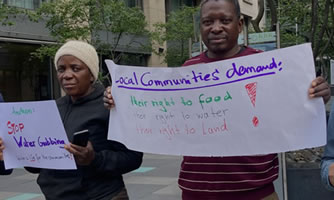 Protestaktion vom 7. Juni 2024 in Berlin vor der Zentrale von Amatheon von Mitgliedern der Bauerngemeinden in Mumbwa, Sambia (Foto: FIAN)