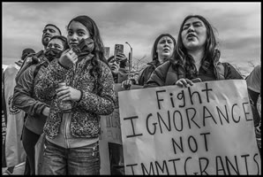 MexikanerInnen protestieren gegen Trump, Foto David Bacon (USA)